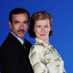 Imanol Arias y Ana Duato posan para promocionar la segunda temporada de 'Cuéntame'