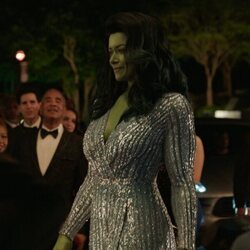 Hulka en un evento de gala en 'She-Hulk: Abogada Hulka'