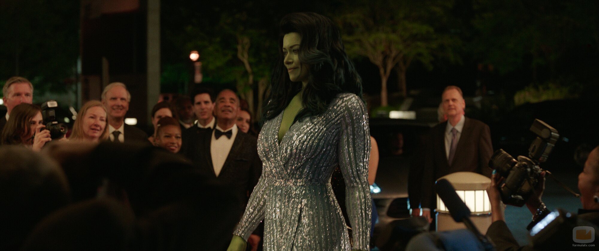 Hulka en un evento de gala en 'She-Hulk: Abogada Hulka'