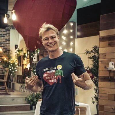 Richard Pena en el plató de 'First Dates'