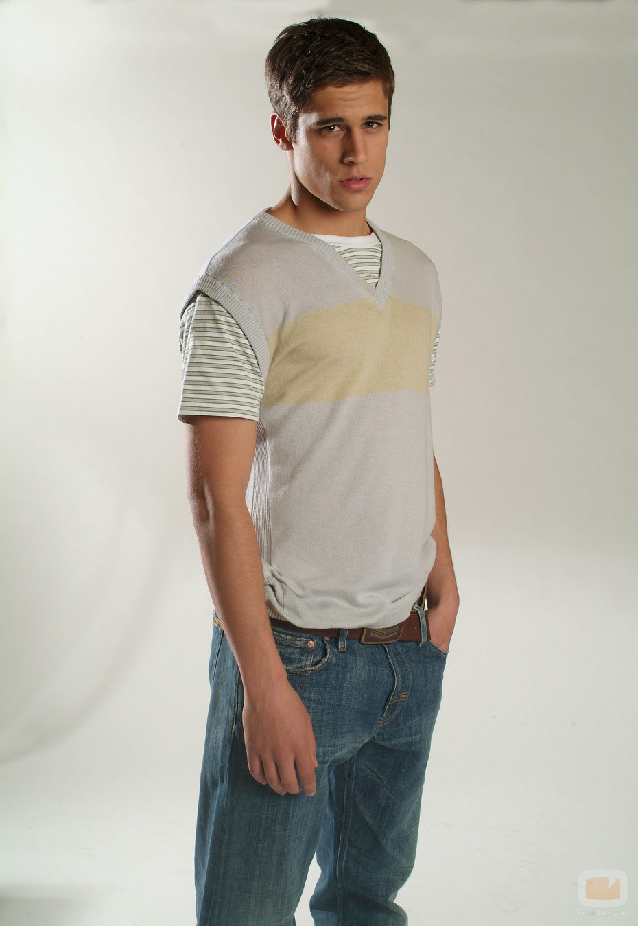 Martín Rivas posa como Marcos en la serie 'El Internado'