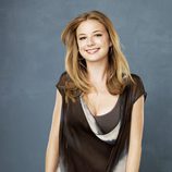 Emily VanCamp interpreta a Rebecca en 'Cinco hermanos'