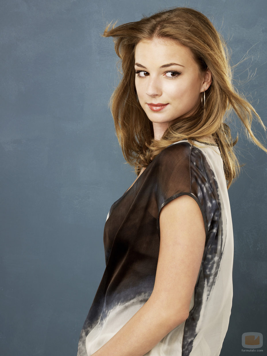 Emily VanCamp da vida a Rebecca Harper en 'Cinco hermanos'