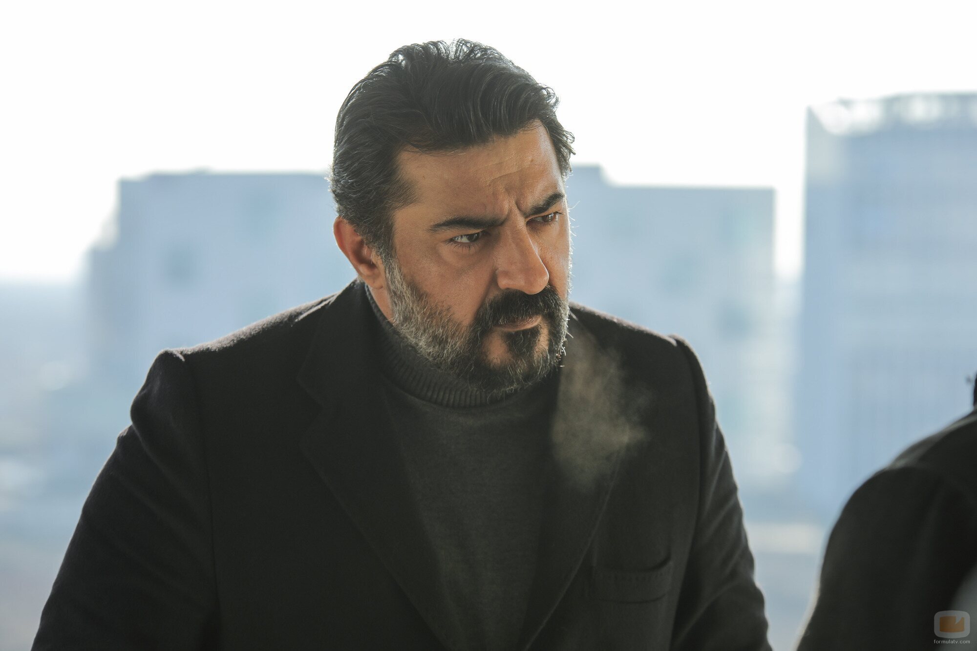Celil Nalçakan, como el malvado Akif Atakul en 'Hermanos'