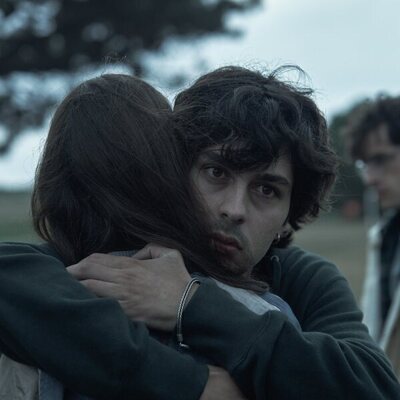 Nil Cardoner abraza a Mireia Oriol en 'Alma'