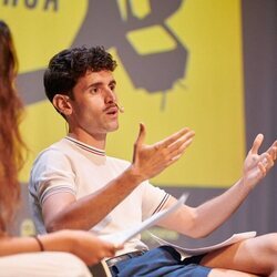 Iñaki Mur, hablando de 'Merlí' en el Serielizados Fest