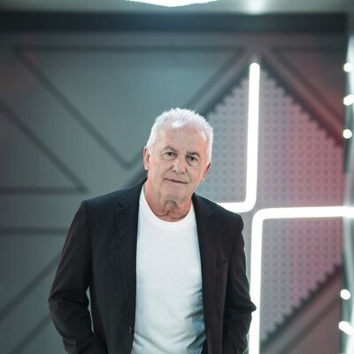 Posado de Víctor Manuel, uno de los veteranos de 'Dúos increíbles'