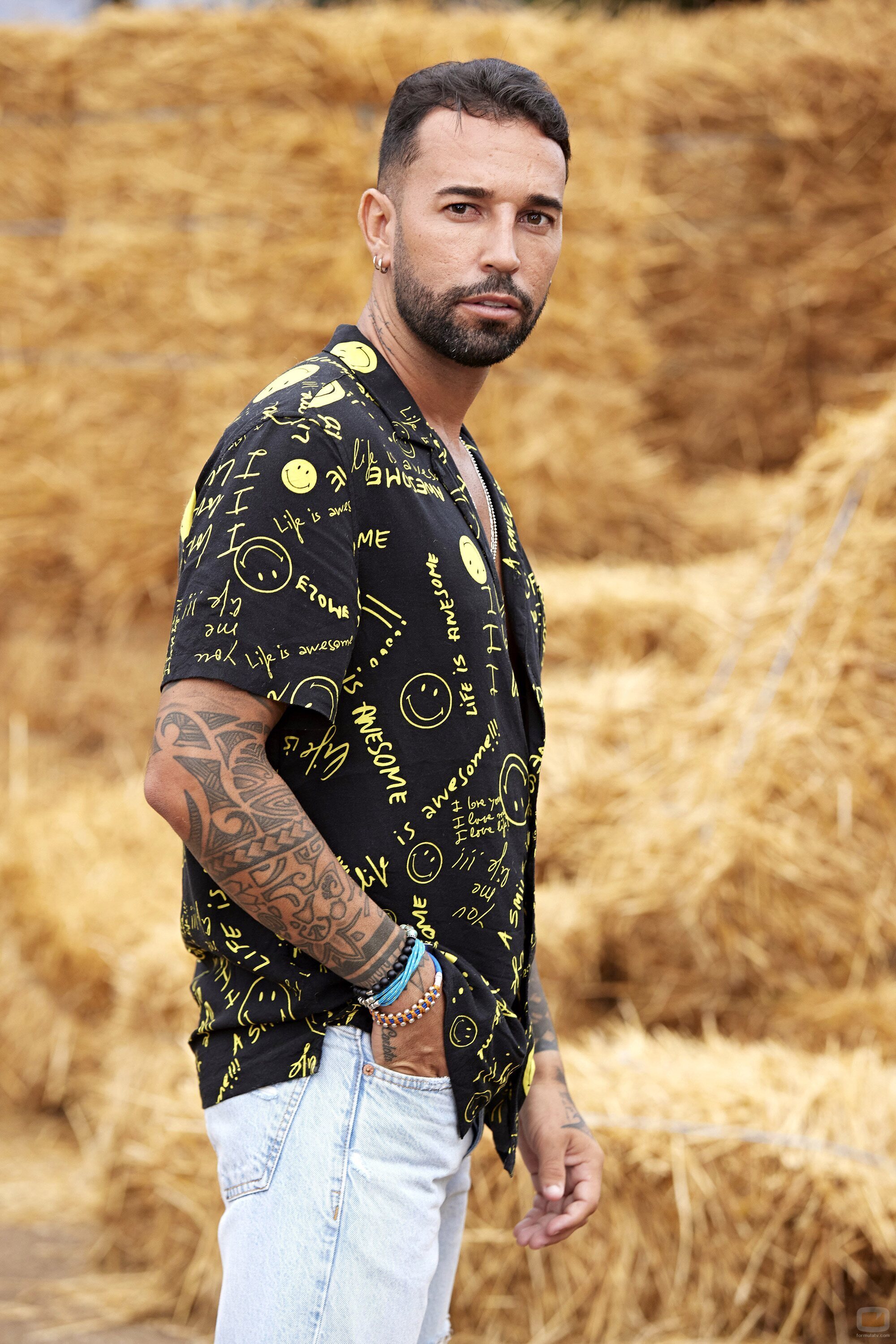 Omar Sánchez posa como concursante de 'Pesadilla en El Paraíso'