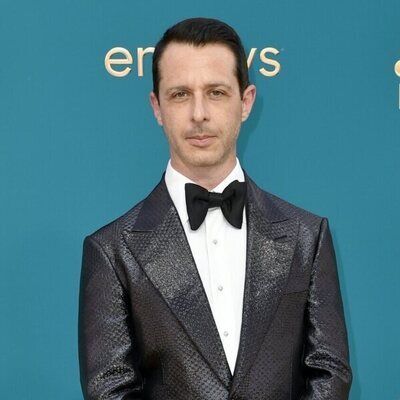 Jeremy Strong en la alfombra roja de los Premios Emmy 2022