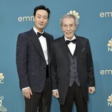 Park Hae-soo y Oh Young-soo, en la alfombra roja de los Premios Emmy 2022
