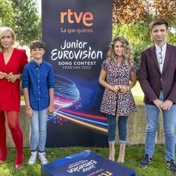 Carlos Higes junto a los directivos de RTVE antes de Eurovisión Junior 2022