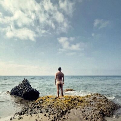 Aitor Albizua, totalmente desnudo