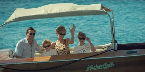 El principe Charles y la princesa Diana de Gales con sus hijos en 'The Crown 5'