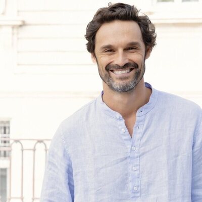 Posado de Iván Sánchez