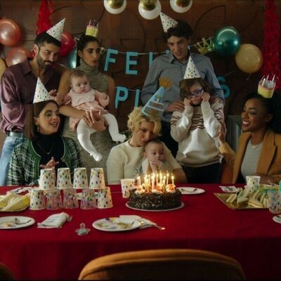 Parte del elenco de 'Sagrada familia'