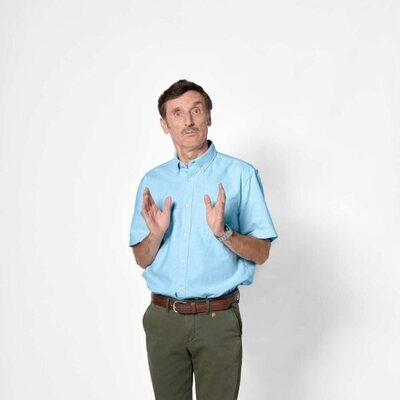 Posado de Carlos Chamarro como Esteban Guijarro en 'La que se avecina 13'
