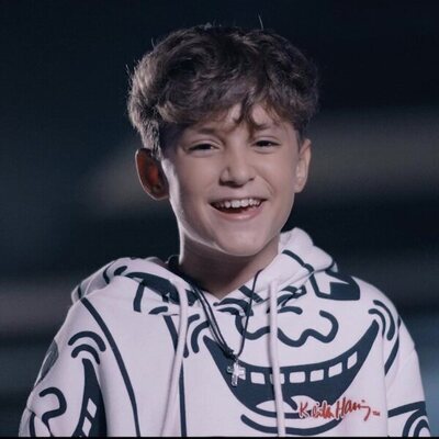 Carlos Higes, durante el veideoclip de "Señorita", su tema para el JESC 2022
