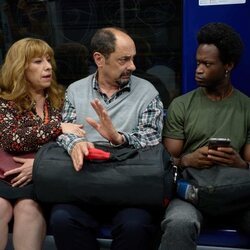 Berta y Antonio, viajando en metro en 'La que se avecina 13'
