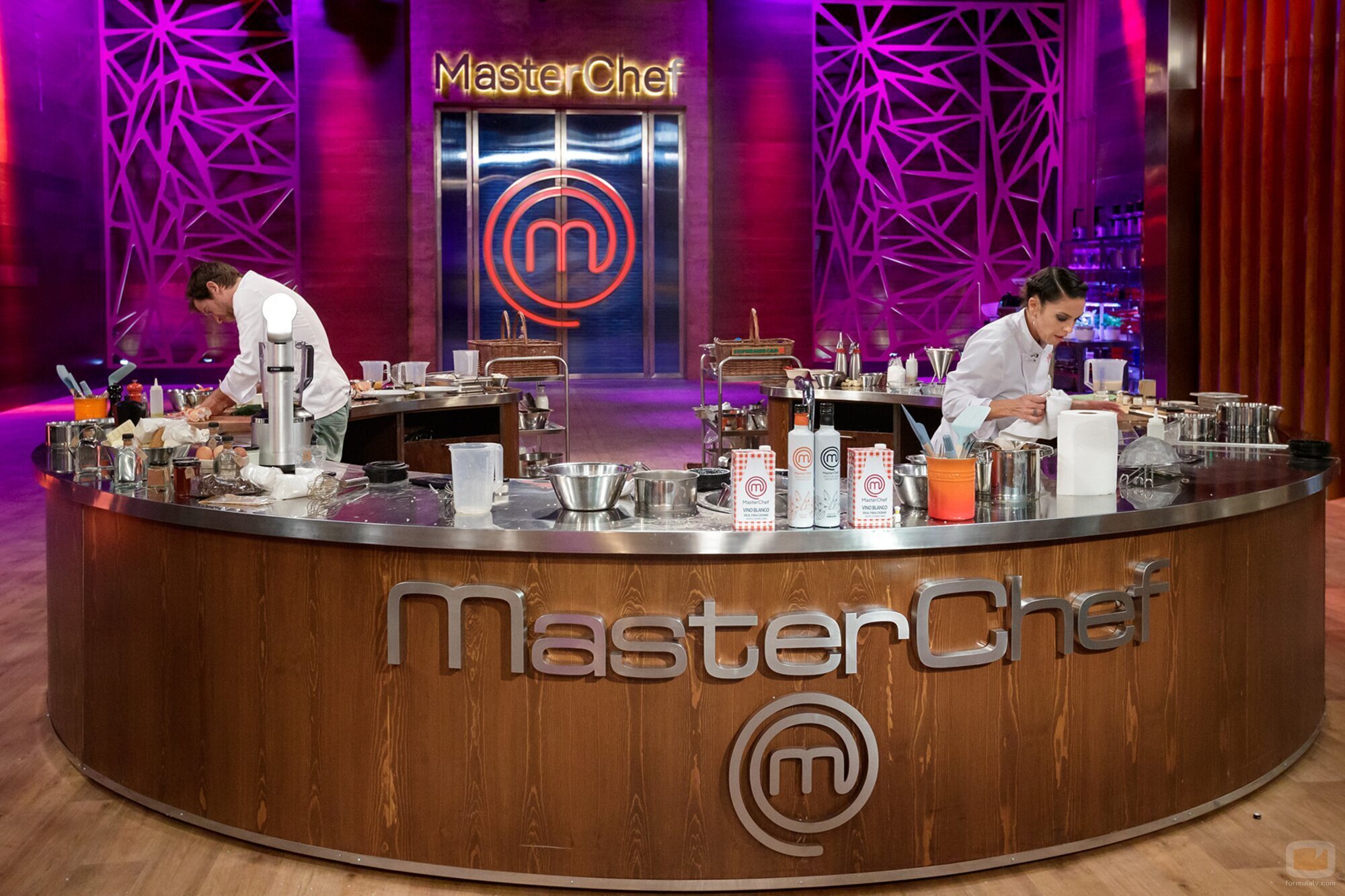 Manu Baqueiro y Lorena Castell cocinan en el duelo final de 'MasterChef Celebrity 7'