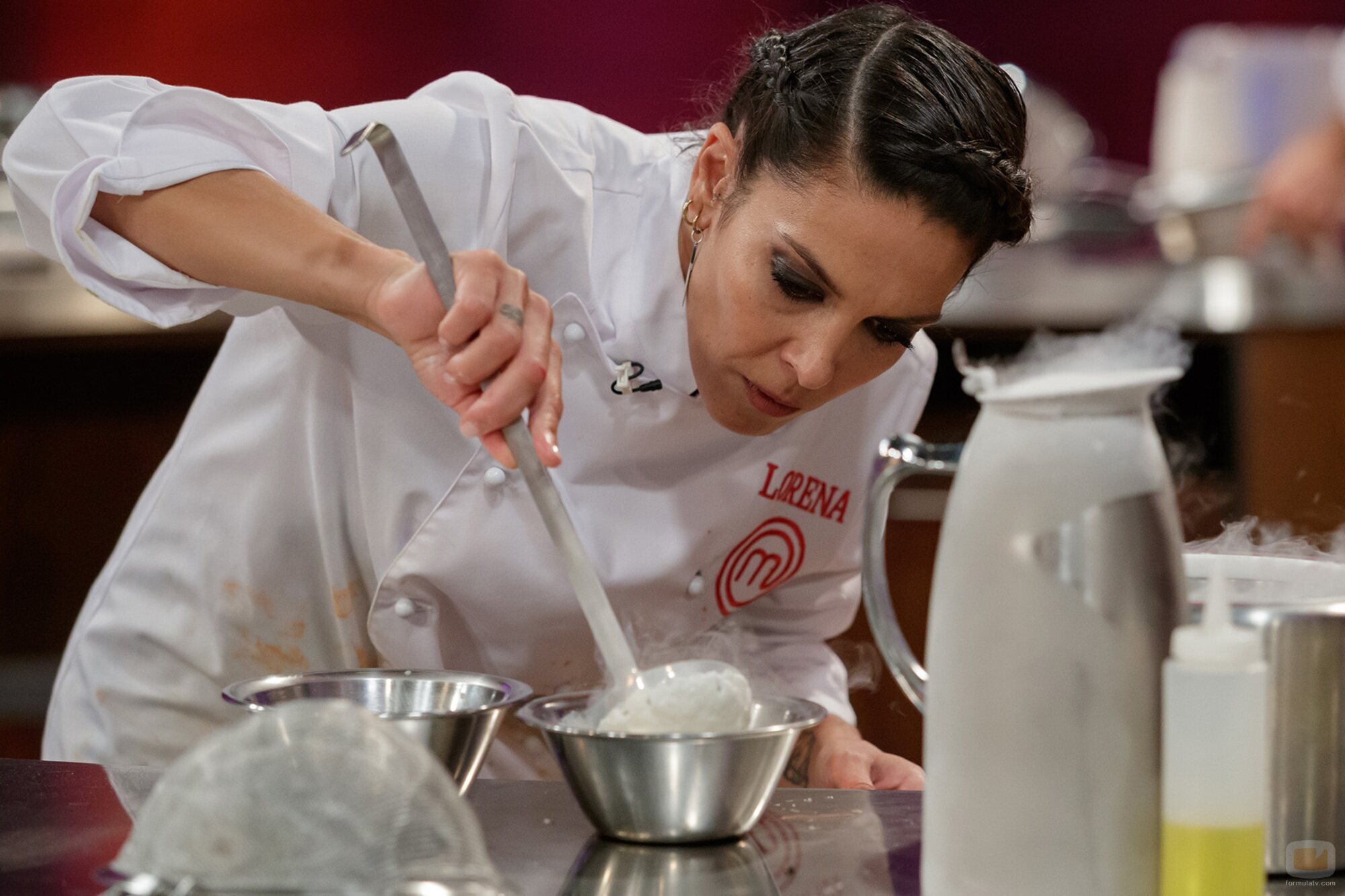 Lorena Castell prepara el postre de su menú en el duelo final de 'MasterChef Celebrity 7'