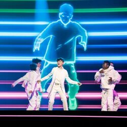 Carlos Higes y sus bailarines, en el primer ensayo del JESC 2022