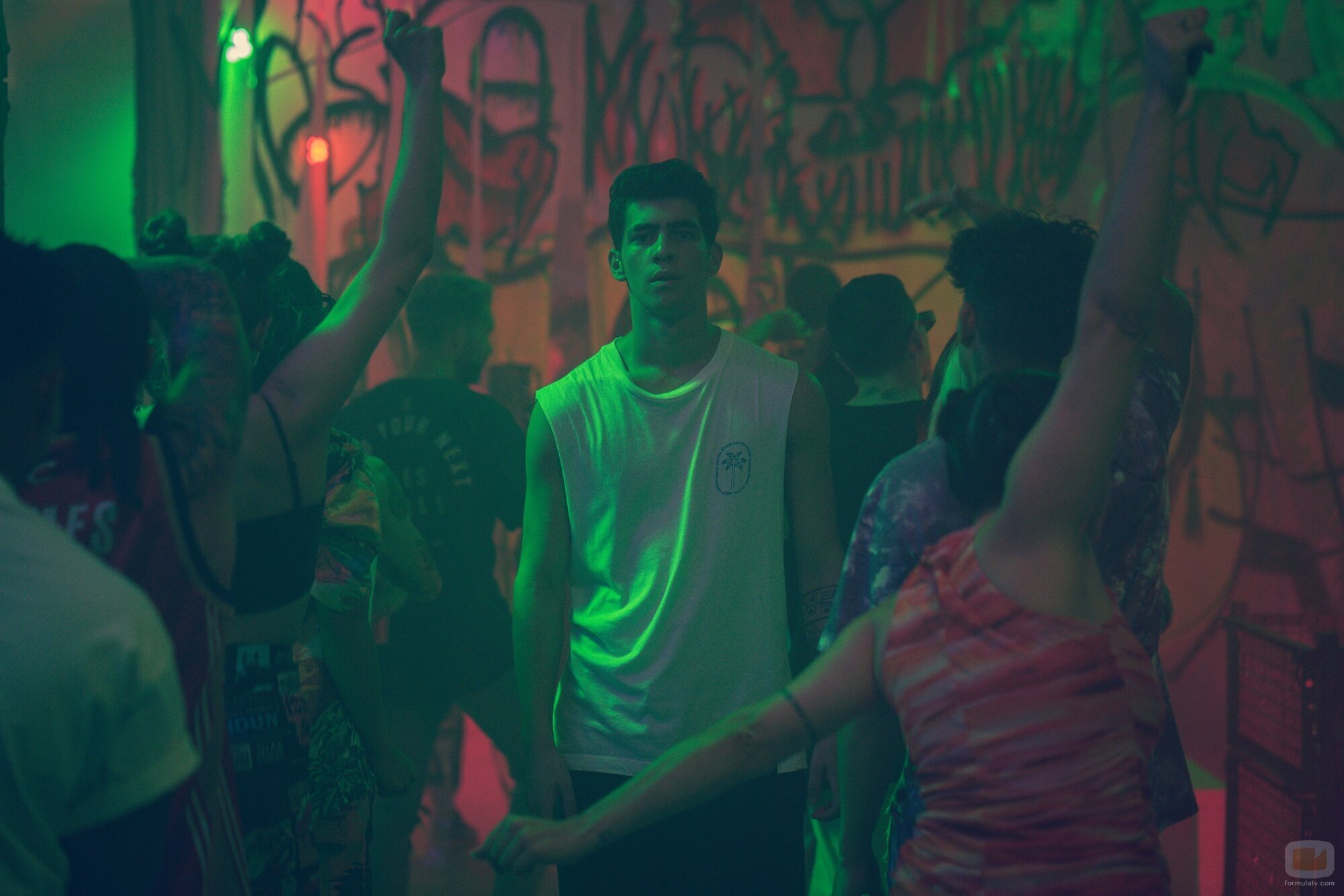 Quique González como Omar en la secuela de 'Un paso adelante'