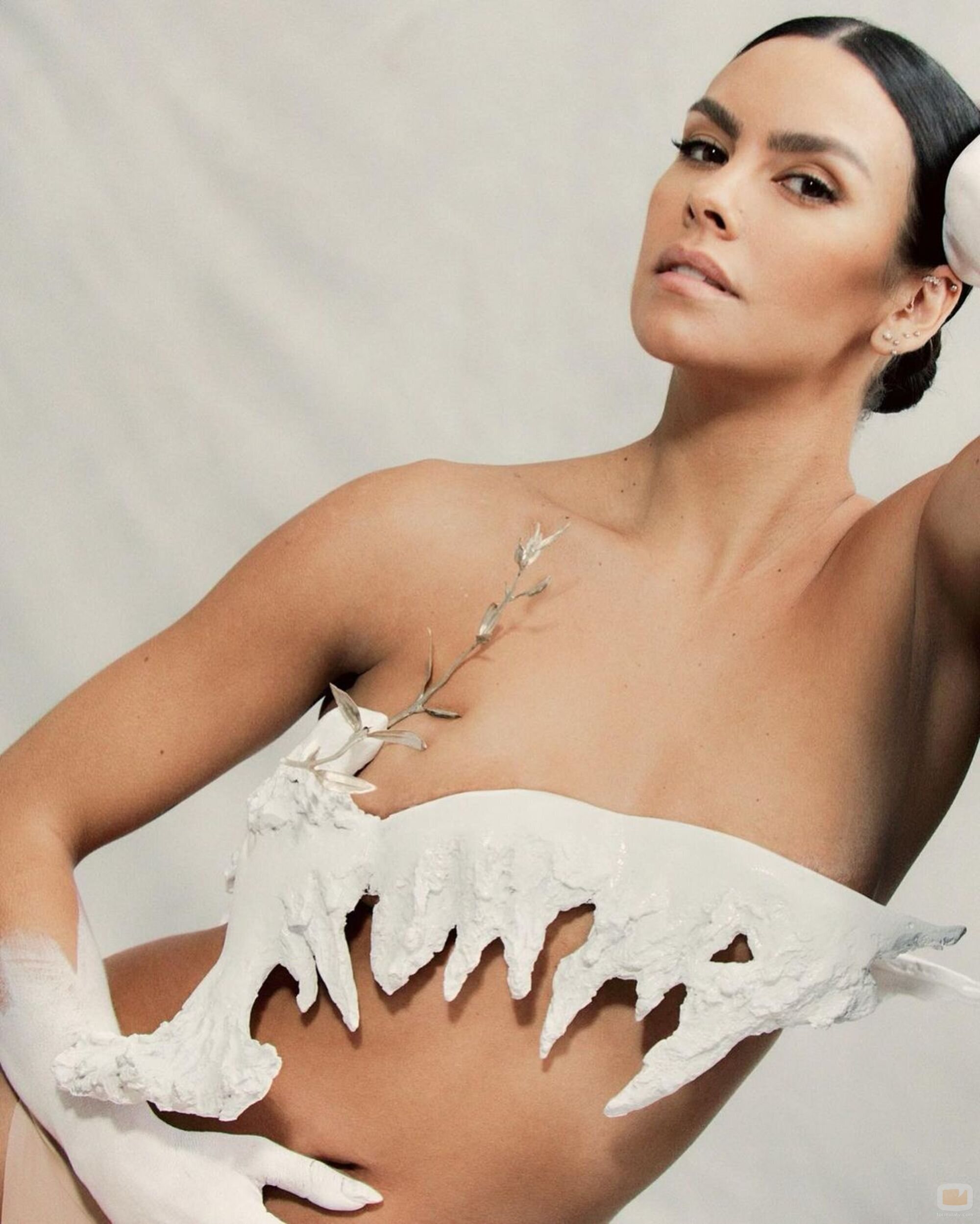 Cristina Pedroche luce una escultura de paloma en las Campanadas