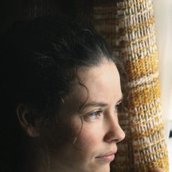 Kate Austen tras la cortina