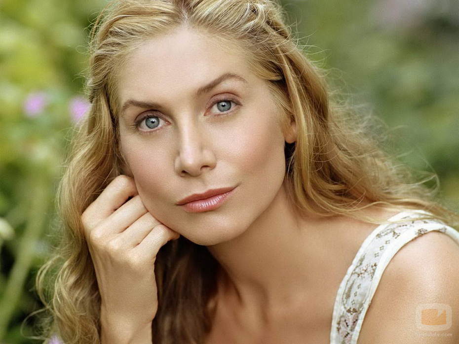 Elizabeth Mitchell como Juliet Burke
