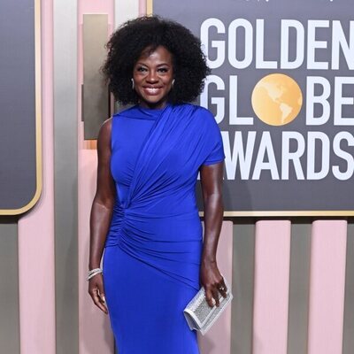 Viola Davis, sonriente en la alfombra roja de los Globos de Oro 2023