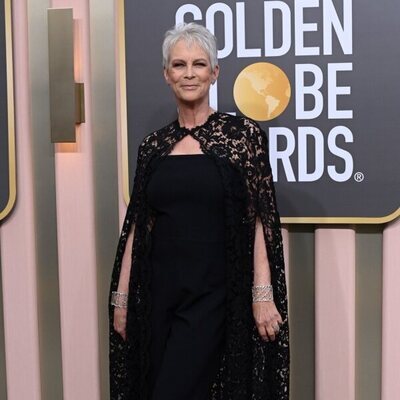 Jamie Lee Curtis luce capa en la alfombra roja de los Globos de Oro 2023