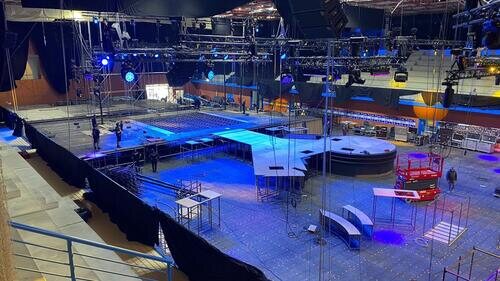 El Palau d'Esports L'Illa es el lugar en donde se celebra el Benidorm Fest 2023