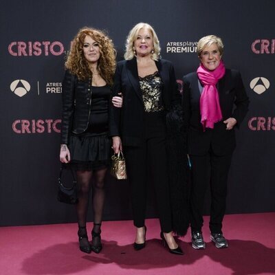 Sofía Cristo, Bárbara Rey y Chelo García-Cortés en el preestreno de 'Cristo y Rey'