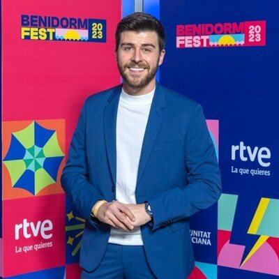 Posado de Rodrigo Vázquez, en la inauguración del Benidorm Fest 2023