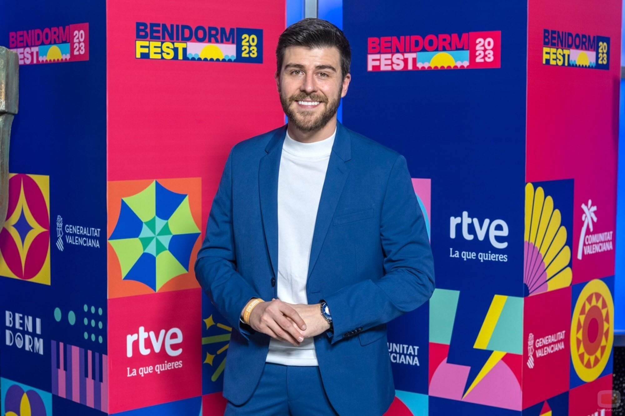 Posado de Rodrigo Vázquez, en la inauguración del Benidorm Fest 2023