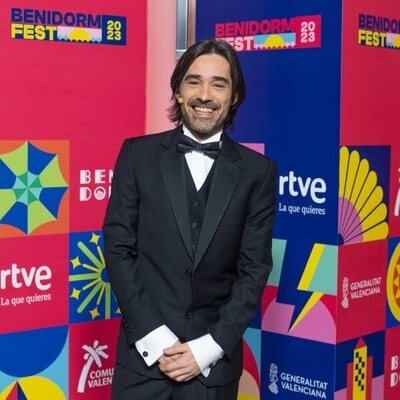 Posado de Jordi Cruz, en la inauguración del Benidorm Fest 2023