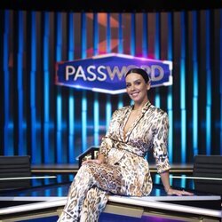 Cristina Pedroche posa en el plató de 'Password'