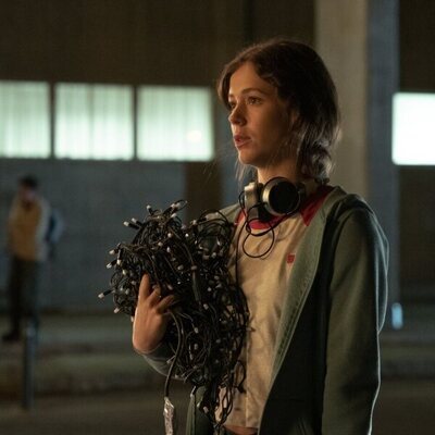 Gerogina Amorós, con un montón de cables en 'Todas las veces que nos enamoramos'