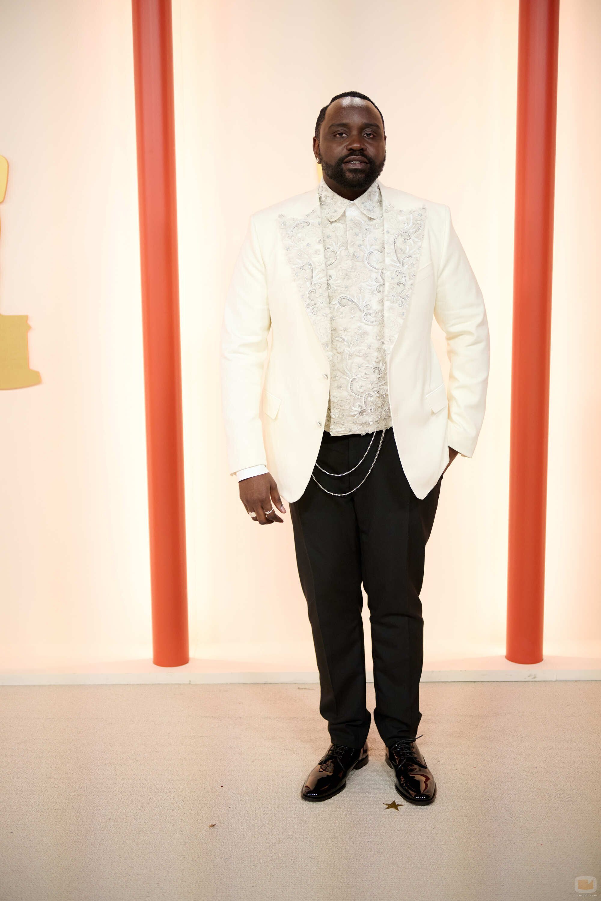 Brian Tyree Henry posa en la alfombra roja de los Oscar 2023 