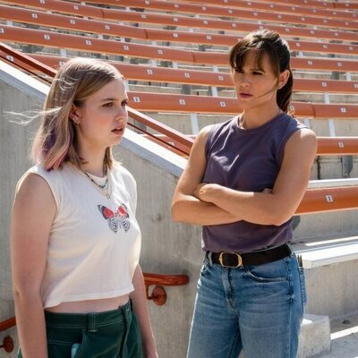 Jennifer Garner y Angourie Rice en 'Lo último que me dijo'