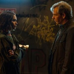 Emilia Clarke y Ben Mendelsohn en 'Secret Invasion'