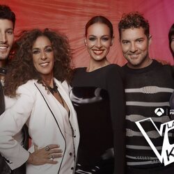 Eva González y los coaches de 'La Voz Kids 2023'