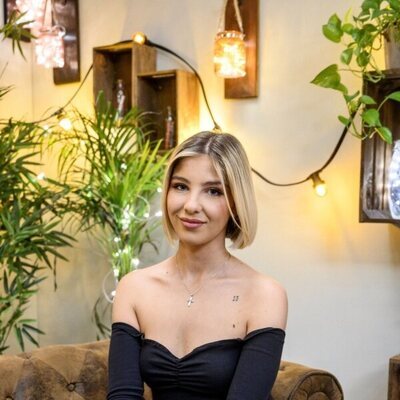 Posado de Laura Boado por el 7º aniversario de 'First Dates'