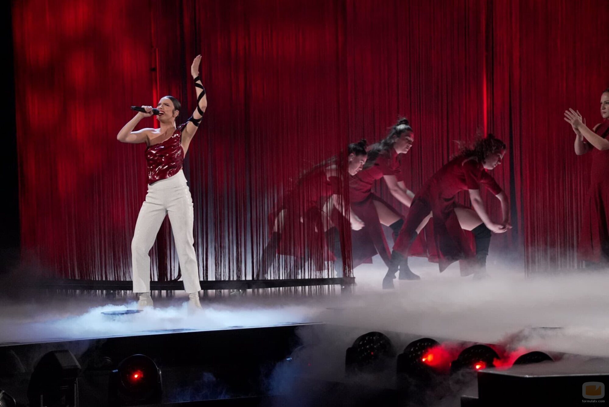 Blanca Paloma y sus bailarinas en la segunda semifinal de Eurovisión 2023