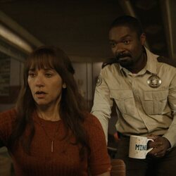 Rashida Jones y David Oyelowo en 'Silo'