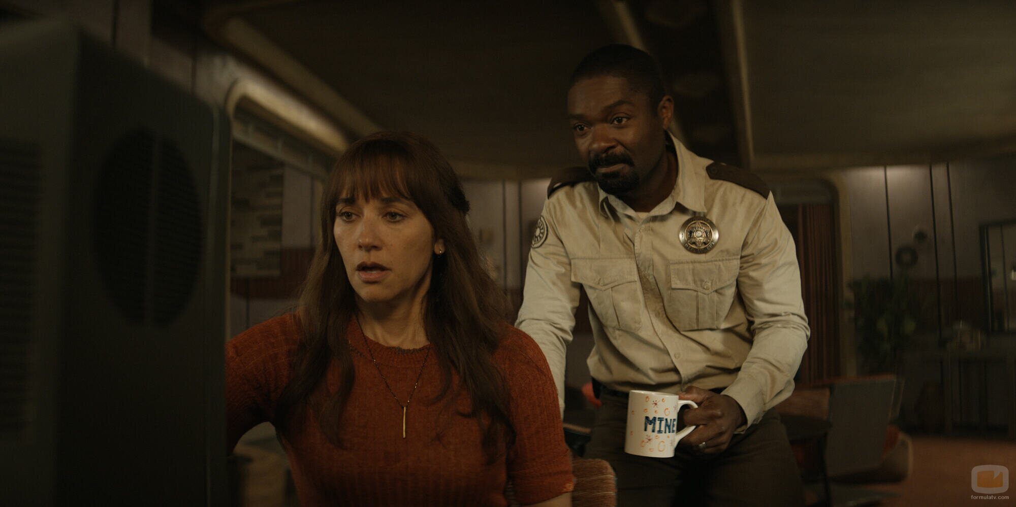 Rashida Jones y David Oyelowo en 'Silo'