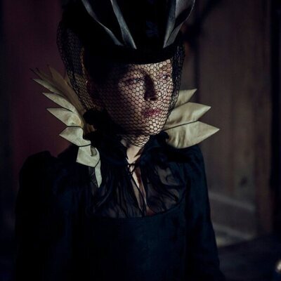 Julianne Moore es Mary Villiers