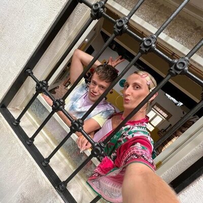 Jaime Riba y Álex de la Croix en el rodaje de la temporada 14 de 'La que se avecina'