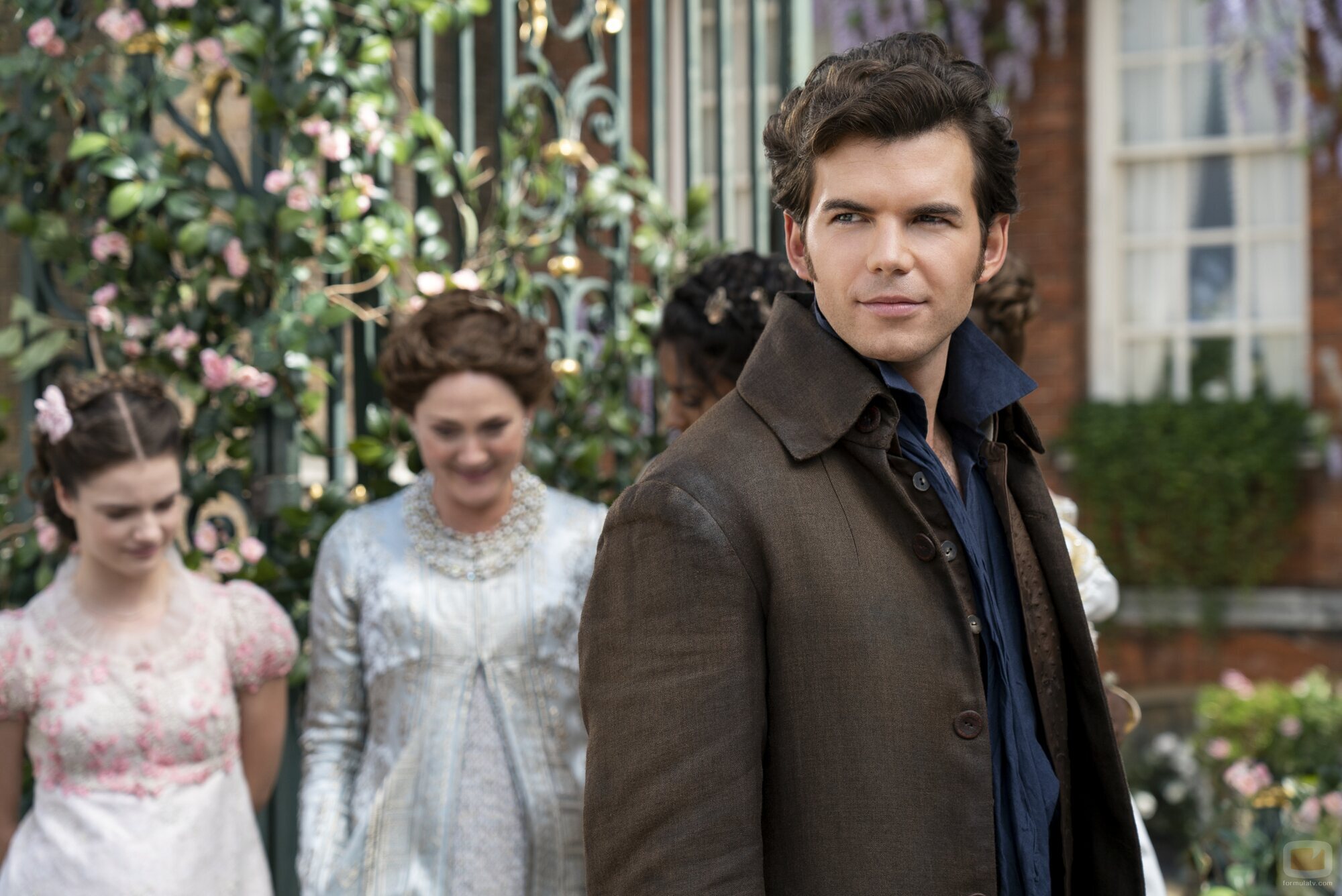 Luke Newton en la tercera temporada de 'Los Bridgerton'