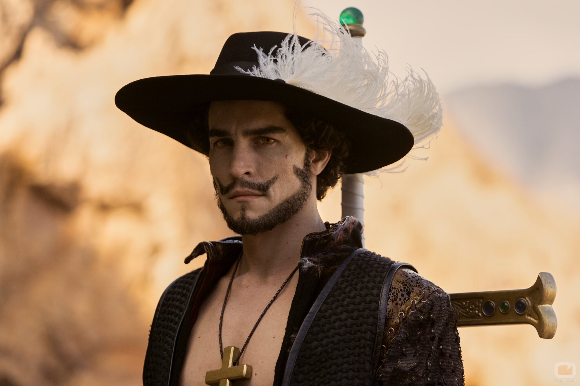 Steven Ward es Mihawk en 'One Piece'